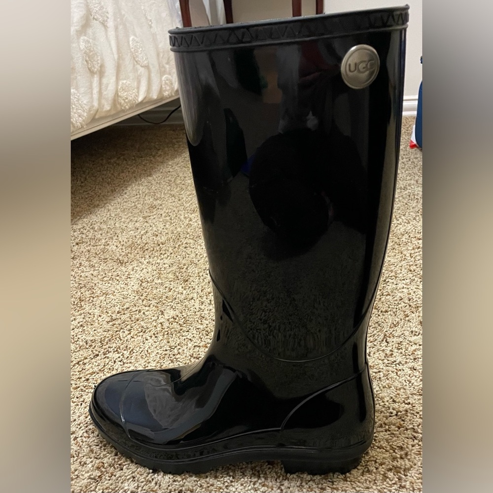 Black Ugg Rainboots